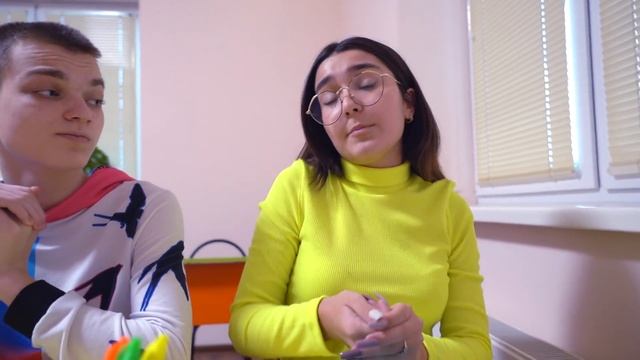 Осторожно НОВЫЙ УЧИТЕЛЬ Дед Мороз! ЗАЧЕМ ТАК РАНО САНТА КЛАУС ПРИШЁЛ смотреть онлайн