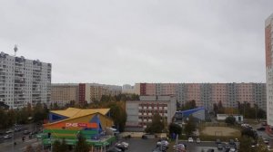 Самолёт-истребитель летает над Нижневартовском