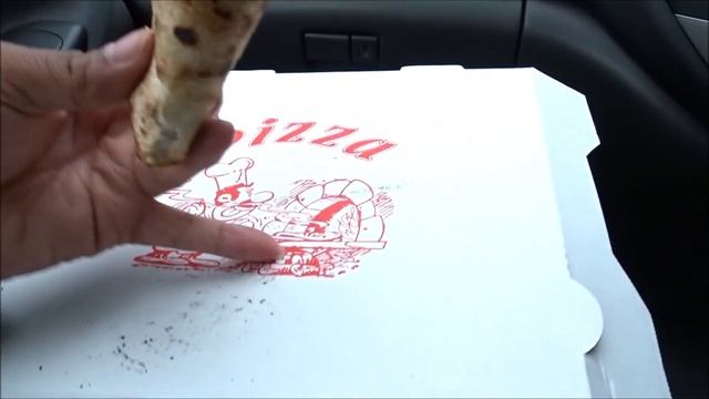 Buying a Woodfired Oven Pizza from a Spinning & Making Master Massimo: Italian Street Food in Londo смотреть онлайн