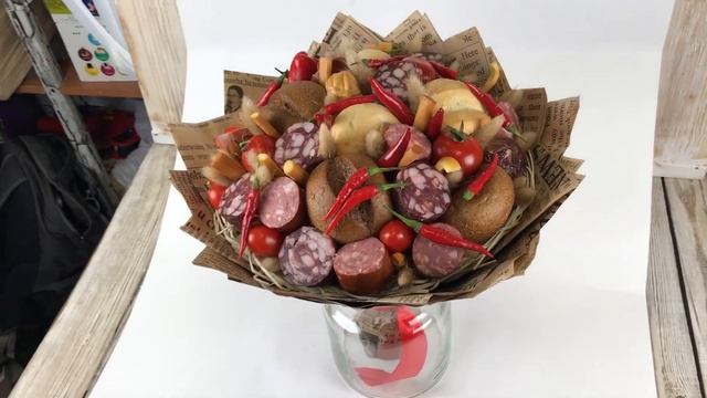 Закусочный букет из колбасы и сыра