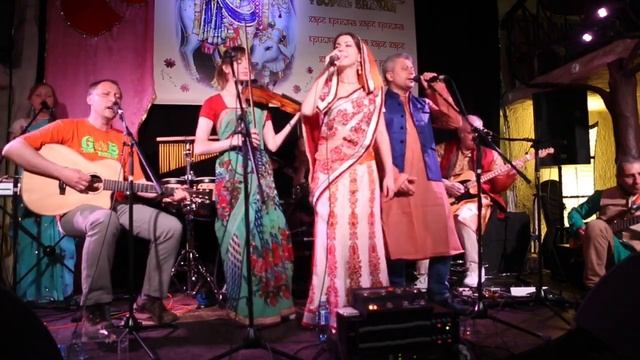 Гопал Бхаджан и Игорь Тимошин "Джая Радха Мадхава" смотреть онлайн