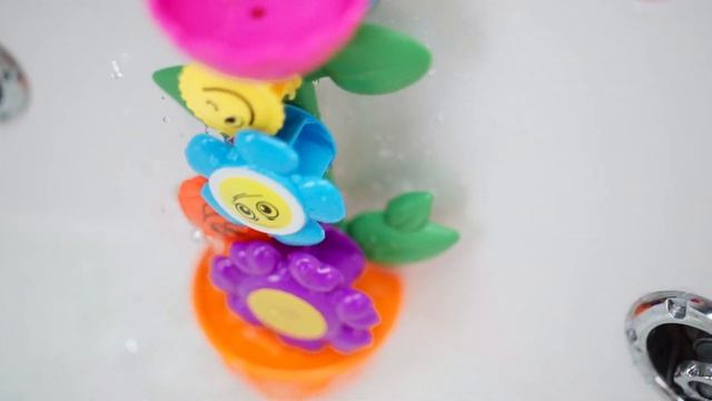 Игрушка для купания на присосках "Цветочек с лейкой". Развивающие игры для малышей. Арт 9909 смотреть онлайн