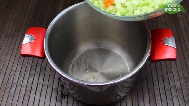 Готовим окрошку на бульоне. Очень вкусно! смотреть онлайн