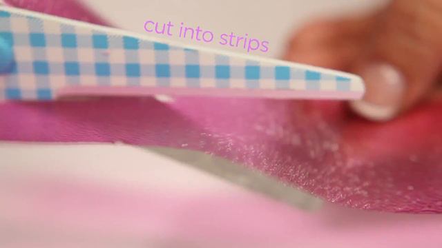 Marina Sousa's Edible Sequins Cupcake Tutorial | Project Cupcake Craftsy Cake Decorating смотреть онлайн