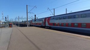 Прибытие ЭП20-080 с двухэтажным поездом N21/22 Мурманск - Санкт-Петербург на Ладожский вокзал