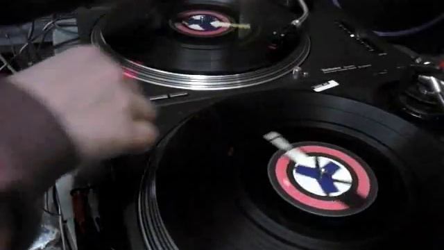 Beat juggling with prototype faderbox смотреть онлайн