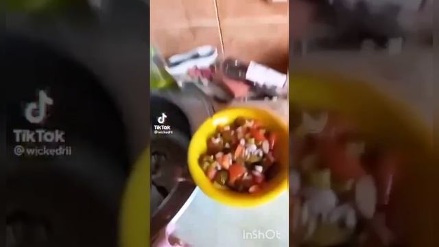 Сосиски жарят на свечах. Чайник от газовой горелки, а курицу  в пивной банке.?? страна лайфхаков. смотреть онлайн