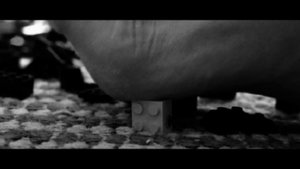 Что будет если наступить НА ДЕТАЛЬКУ ЛЕГО?!!!