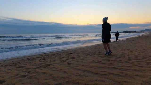 Зарядка с элементами йоги и закаливания. Каспийск, Дагестан смотреть онлайн