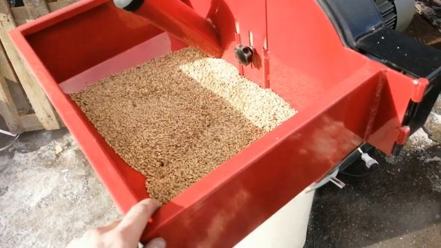 Универсальный измельчитель корне плодов и зерна смотреть онлайн