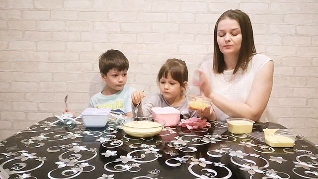 Ариана и Марсель. Делаем АПЕЛЬСИНОВОЕ МОРОЖЕНОЕ! Очень вкусное мороженое! смотреть онлайн