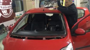 Замена стекла на Peugeot 107
