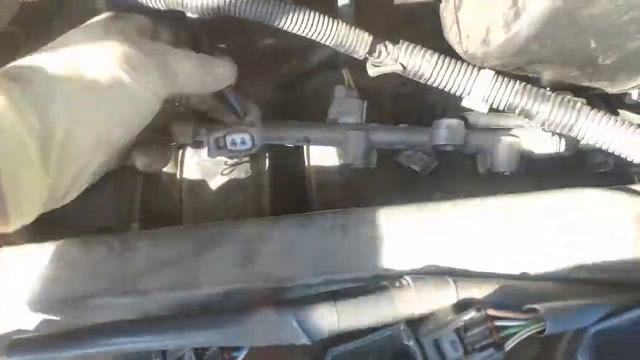 Демонтаж форсунок Тойота Кемри 2.4L How to replace fuel injectors Toyota Camry 2.4 Engine смотреть онлайн