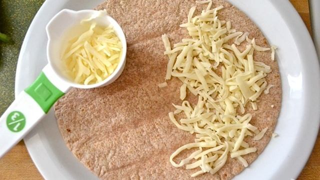 Лепешки с начинкой для пиццы