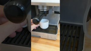 Кофейная станция SAECO MAGIC CAPPUCCINO COMBI демонстрация работы