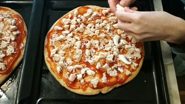 Пицца ?на готовой основе. Очень быстрая и вкусная!?