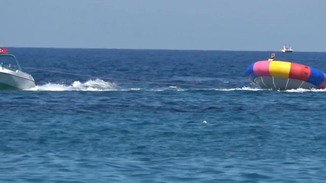 Аттракционы на море Пляж Клеопатры в Алании attraction Kleopatra beach Cleopatra beach ziminvideo
