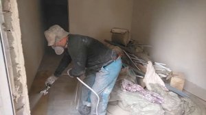 Грунтование стен перед покраской