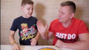 ПОЧЕМУ у ИГОРЯ Лицо ЗЕЛЁНОЕ? ПАПА устроил ЧЕЛЛЕНДЖ НЕ СЛОМАЙ и УБЕГИ!!!