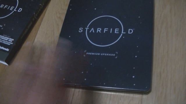 Taking a closer look at Starfield Premium Upgrade + limited edition Xbox Lunar Shift controller смотреть онлайн