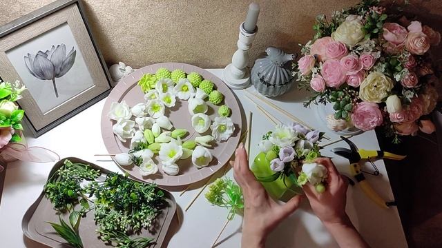 НЕЖНЫЙ ВЕСЕННИЙ БУКЕТ. СБОРКА В СТЕКЛЯННОМ КАШПО. БОЛТАЛКА.