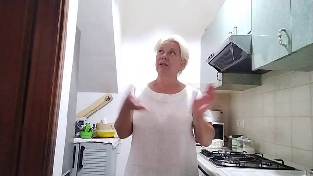 БЕШЕНАЯ СЕЛЯ ВЯЖЕТ БЕШЕНЫЕ ЦВЕТЫ ОТ БРУНЕЛЛО КУЧИНЕЛЛИ.