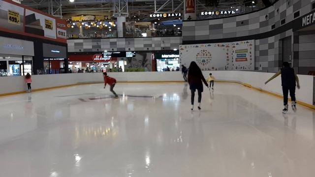 Кто куда а мы на лед Ледовый каток Мега Белая Дача смотреть онлайн