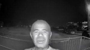 мужик не может попасть домой))))