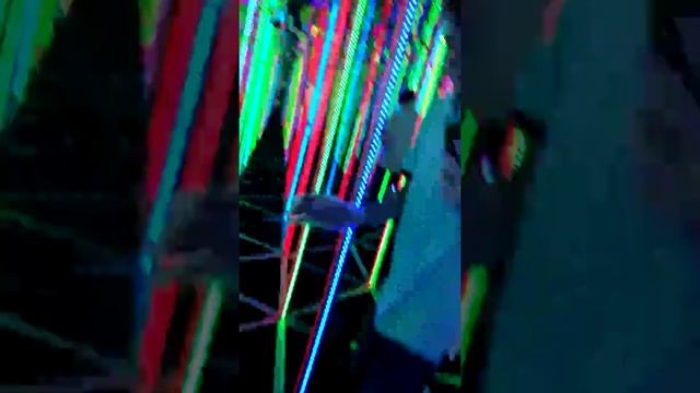 прятки в зеркальном лабиринте на вднх