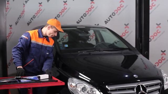 Wie MERCEDES W245 Scheibenwischer wechseln [AUTODOC TUTORIAL] смотреть онлайн