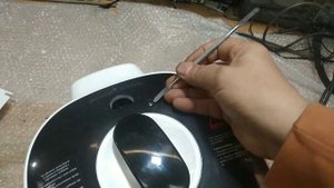 Redmond RMC-P470  заклинило крышку.