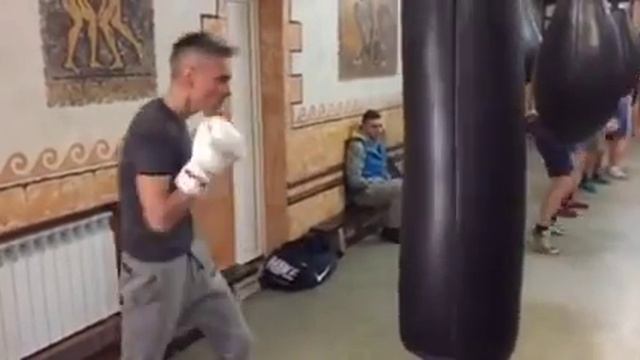 Комментатор Поночовный готовится к турниру Белых воротничков в компании Ломаченко смотреть онлайн