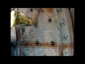Демонтажный робот Brokk 160.  Выбивка болтов при ремонте мельниц на горно обогатительной фабрике