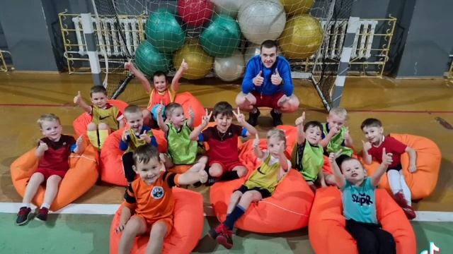 Набор детей в футбольную школу