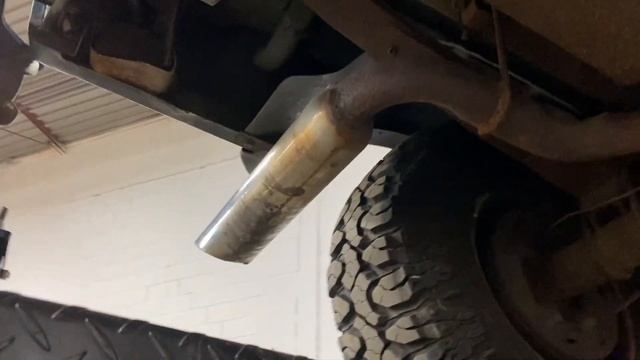 1995 Ford Bronco XLT Walk Around смотреть онлайн