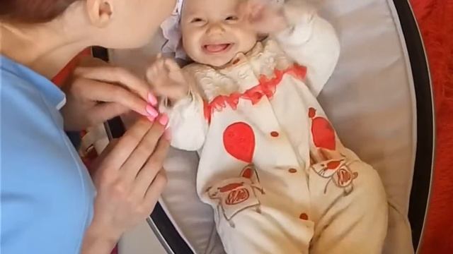 как уложить ребенка в укачивающий центр смотреть онлайн