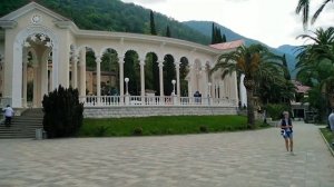 4ч.#Гагра. Спуск с горы. Колоннада. Обзор отеля. (Лоза).?️⛲??#абхазия