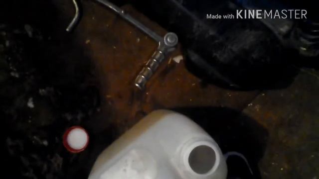КАК СЛИТЬ БЕНЗИН С БАКА СКУТЕРА?? смотреть онлайн