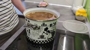 Вкуснейшая свиная рулька запечённая в духовке.Как приготовить рульку свиную .