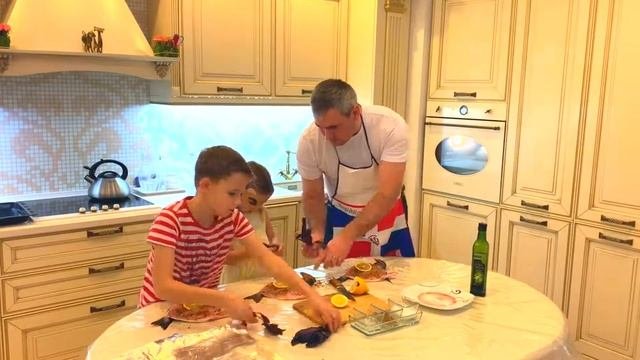 Простой рецепт дорадо в духовке/ дети готовят вместе с папой вкусную рыбу по простому рецепту