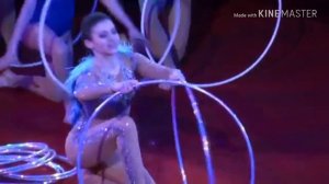 Circus. The gymnast with hoops. Цирк. Гимнастка с обручами.