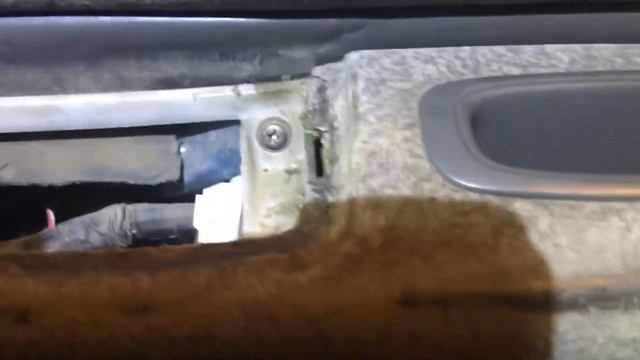 Снятие блока управления стеклоподъемников на Тойота Креста смотреть онлайн