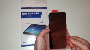Как быстро и легко наклеить защитную плёнку на телефон