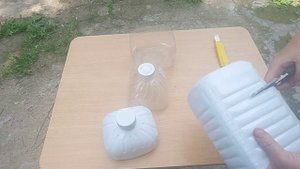 Не вздумайте выкинуть старые пластиковые канистры Сделайте классную самоделку своими руками.