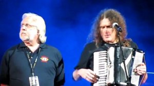 "Weird Al" Yankovic Another One Rides The Bus / Ode To A Superhero - 2010