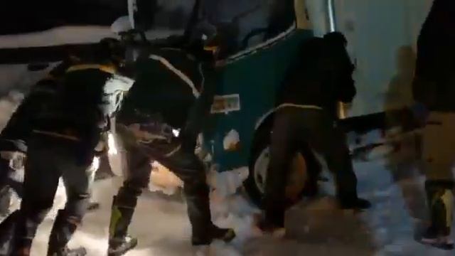 Почему идет снег смотреть онлайн