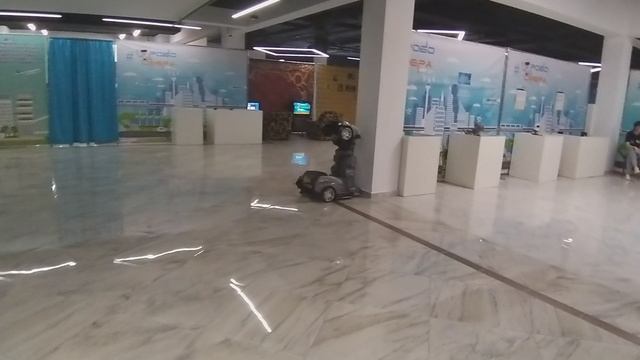 РобоСфера - выставка роботов.