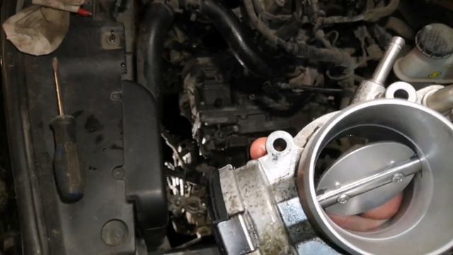 Солярис. Пробег 100 тыс км. Чистка дроссельной заслонки на Хендай Солярис и как снять дроссельную.