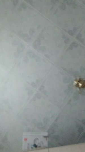 Егор танцует