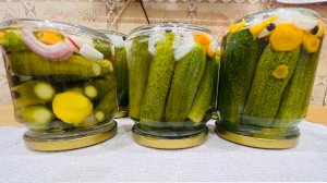 Консервация. Маринованные огурцы с морковью и луком.